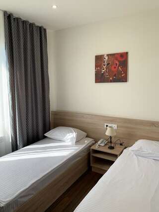 Отель NAVA HOTEL Ереван Стандартный двухместный номер с 2 отдельными кроватями-3