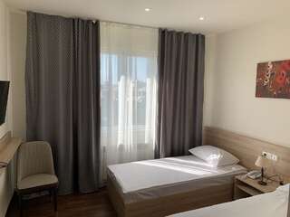 Отель NAVA HOTEL Ереван Стандартный двухместный номер с 2 отдельными кроватями-1